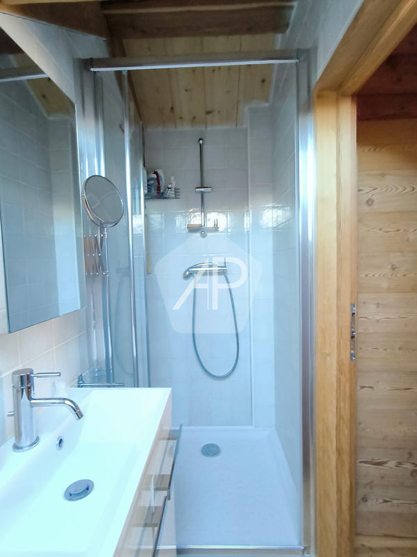 Châlet - 206 m² - 9 pièces