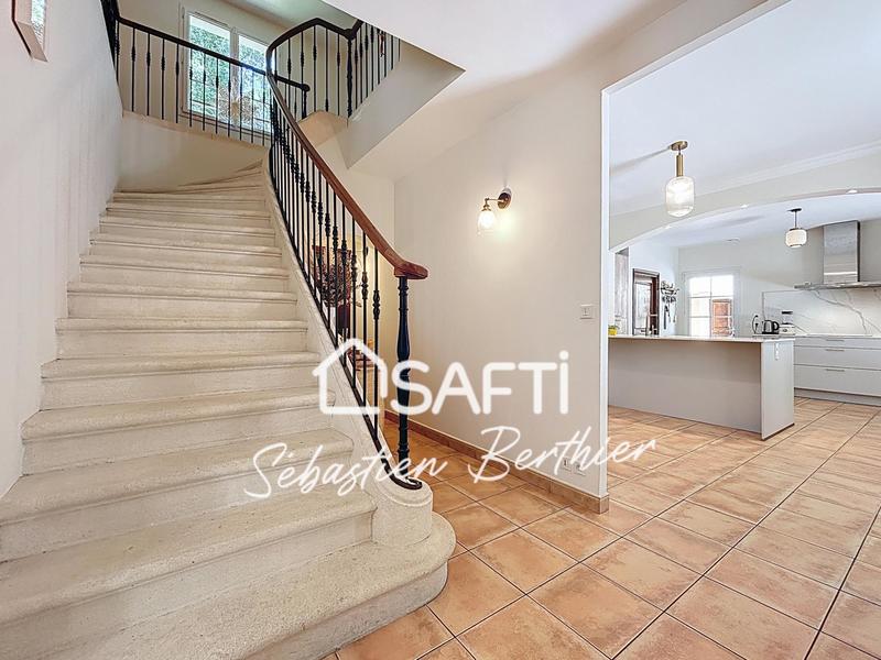 Maison de maîtres - 240 m² - 7 pièces