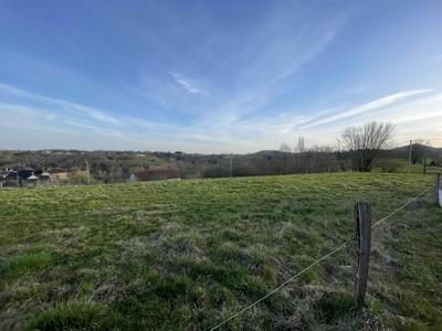 Terrain constructible - 1 600 m²