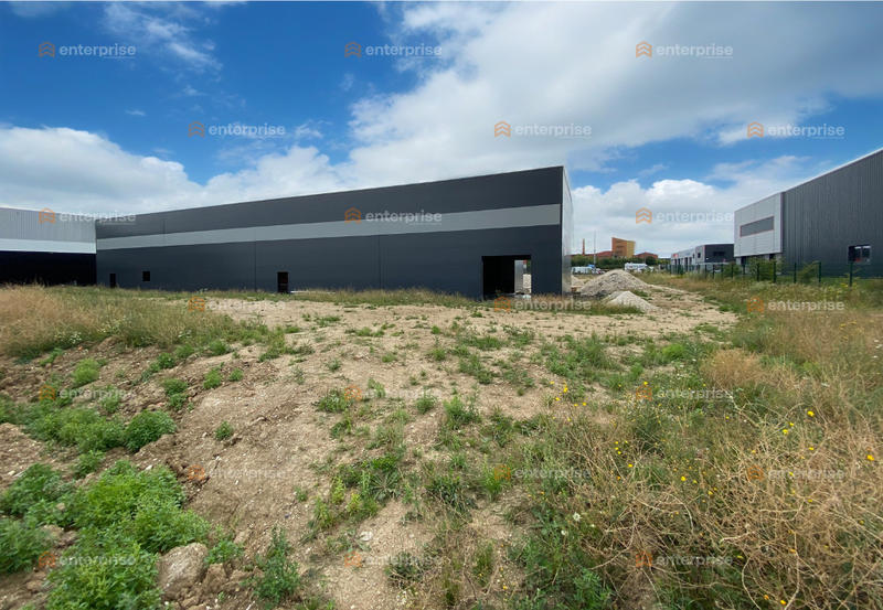 Local d'activité / Entrepôt - 1 050 m²