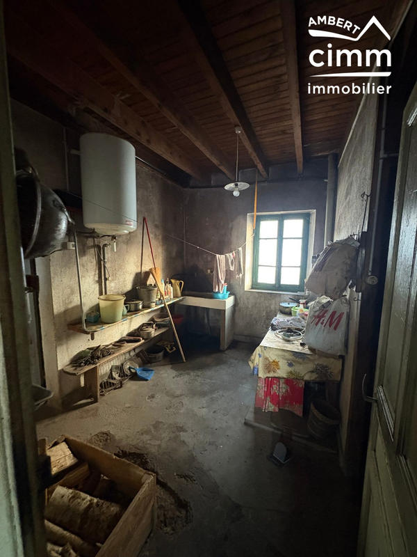 Maison - 111 m² - 8 pièces