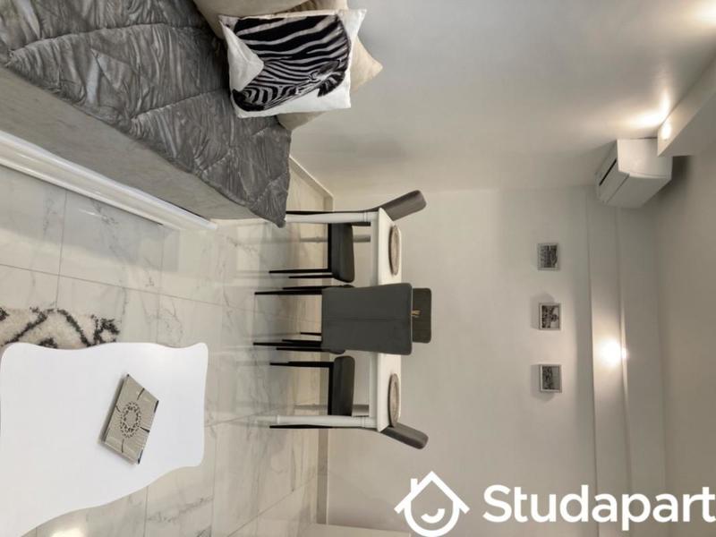 Chambre - 12 m² - 1 pièce