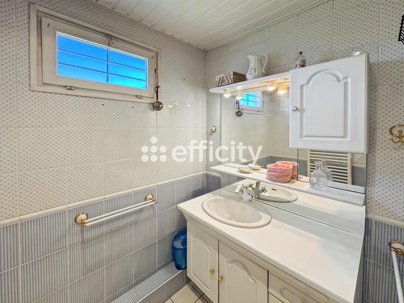 Maison - 93 m² - 4 pièces