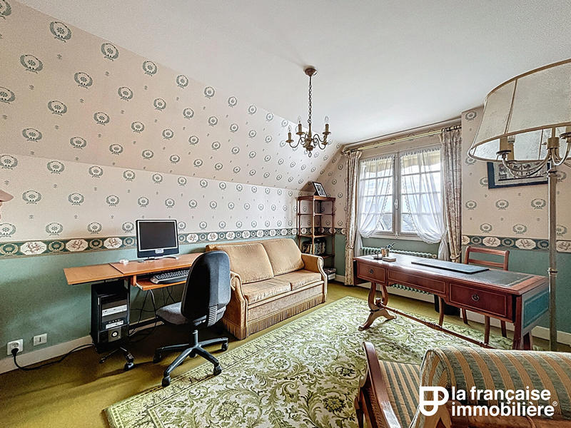 Maison - 166 m² - 8 pièces