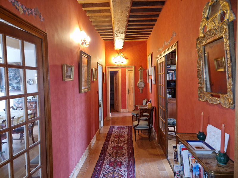 Maison - 340 m² - 12 pièces