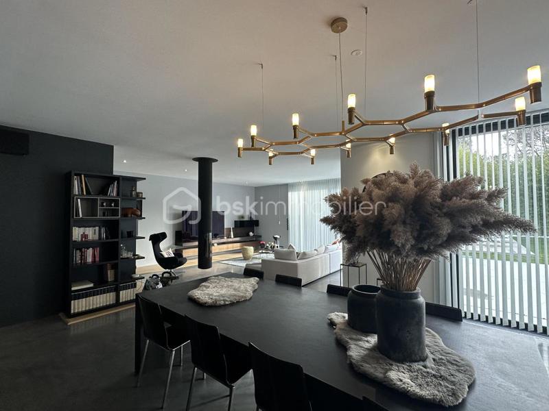 Demeure - 350 m² - 8 pièces