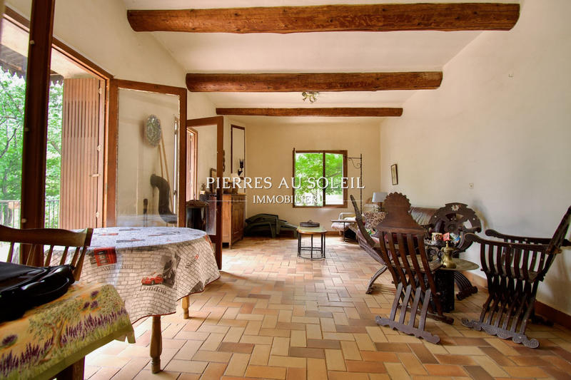 Propriété - 250 m² - 8 pièces