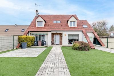 Maison - 180 m² - 8 pièces