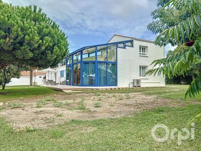 Maison - 242 m² - 6 pièces