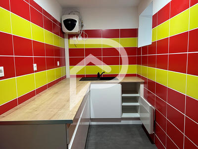 Local commercial - 127 m²