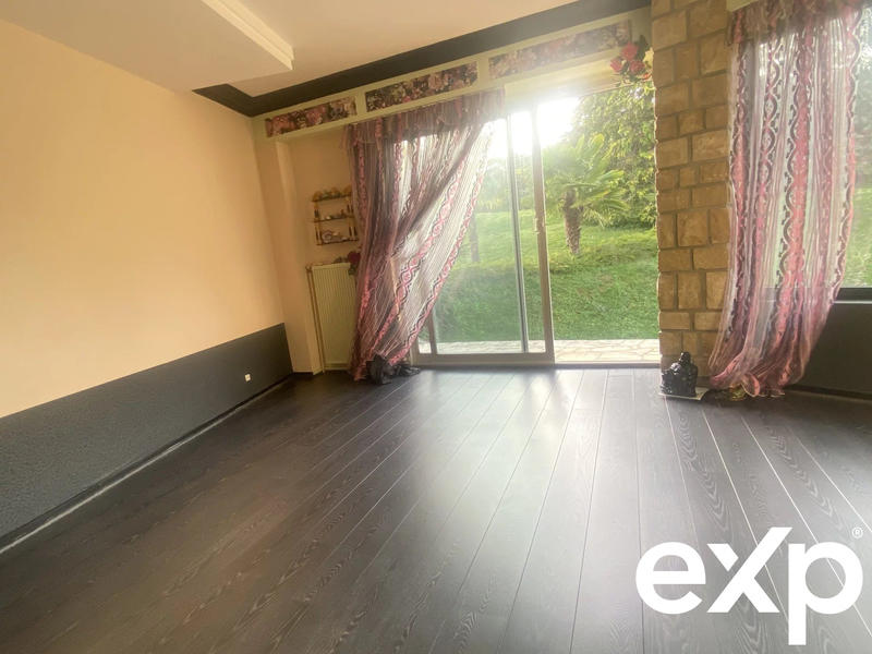 Maison - 288 m² - 11 pièces