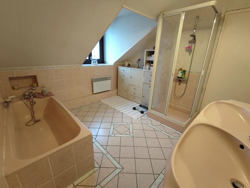 Maison - 240 m² - 8 pièces