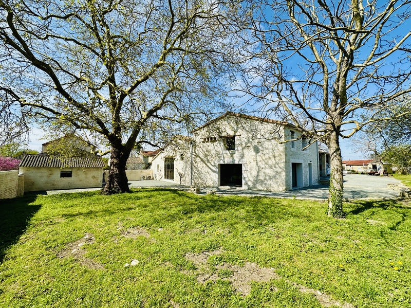 Maison - 229 m² - 6 pièces