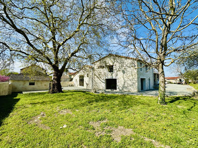 Maison - 229 m² - 6 pièces