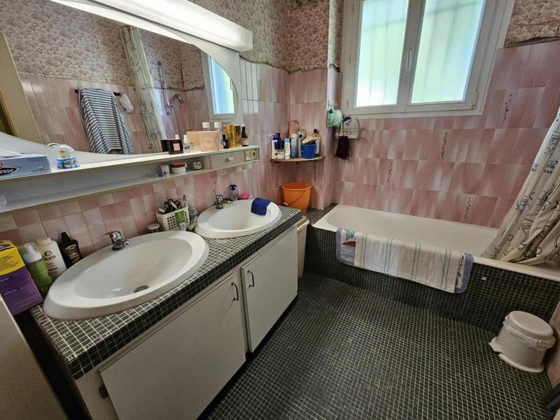 Maison traditionnelle - 166 m² - 7 pièces