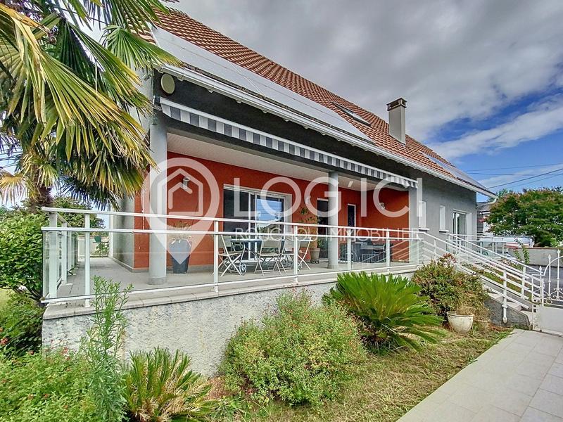 Maison - 204 m² - 6 pièces