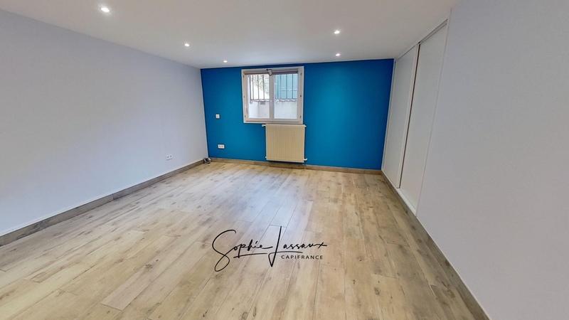 Maison - 210 m² - 7 pièces