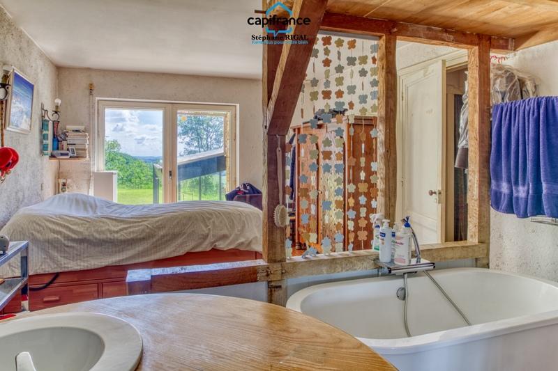 Propriété - 250 m² - 7 pièces