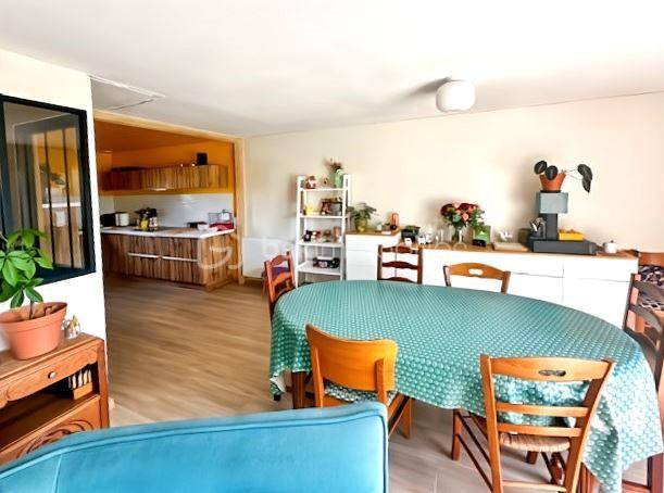 Maison - 75 m² - 5 pièces