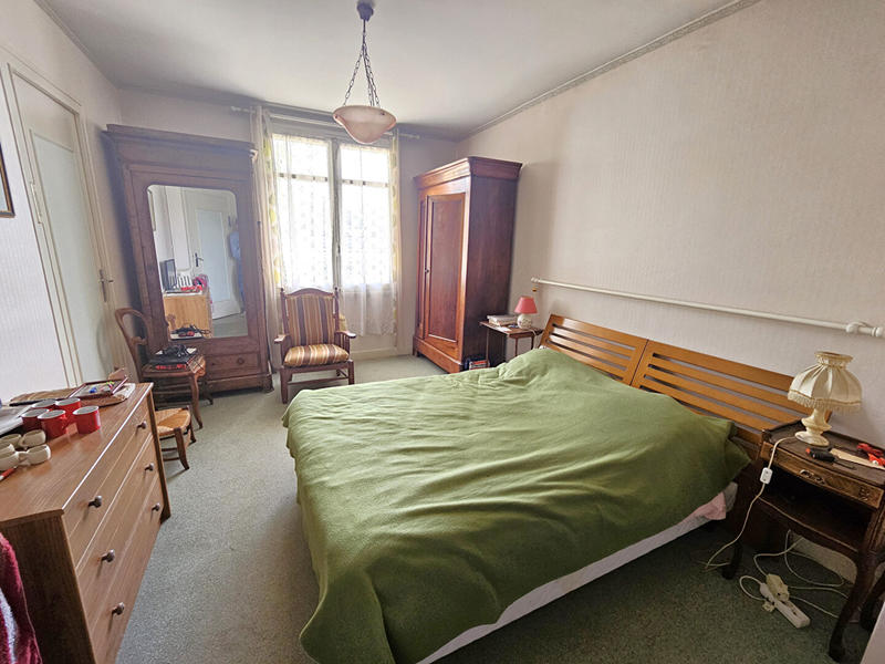 Maison - 214 m² - 8 pièces