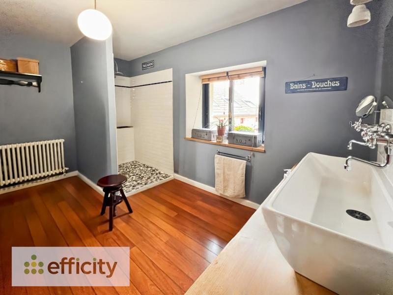 Loft - 280 m² - 6 pièces