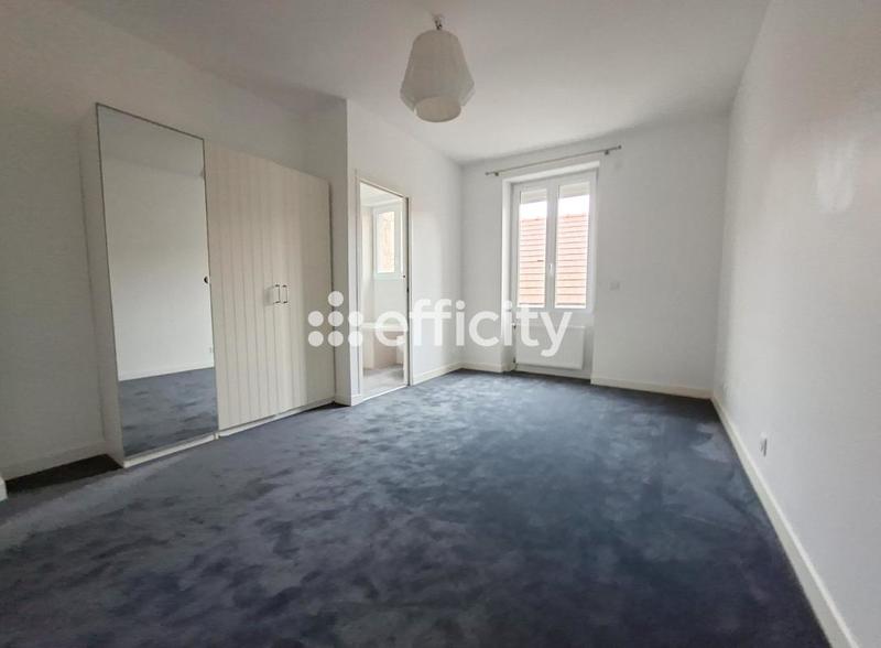 Maison - 208 m² - 8 pièces