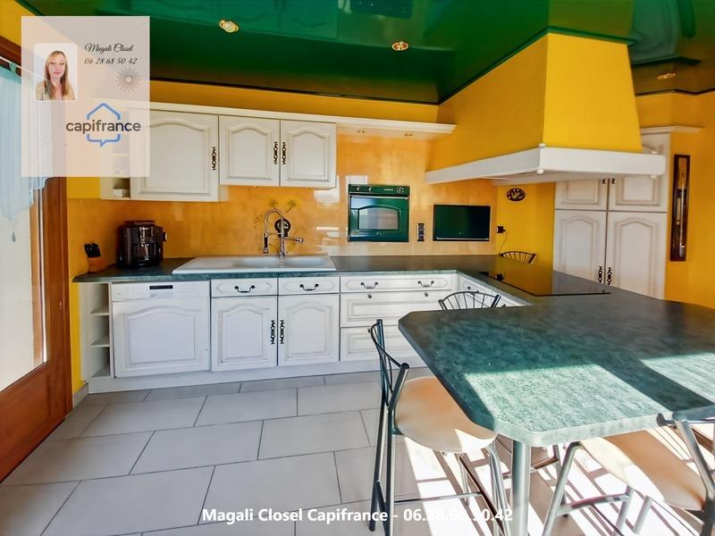 Maison - 216 m² - 9 pièces