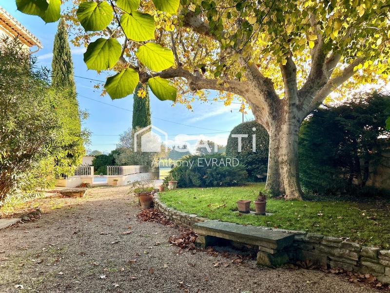 Maison - 290 m² - 8 pièces