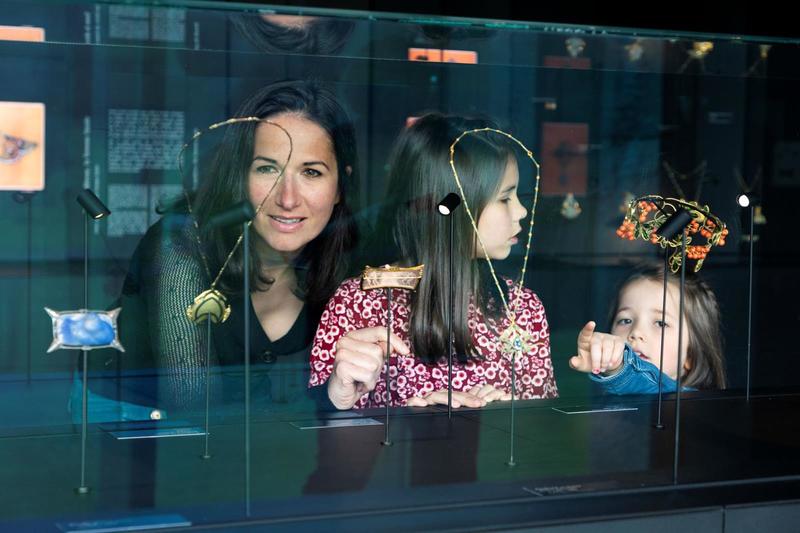 Visites-ateliers pour tous : Bijoux en fleurs