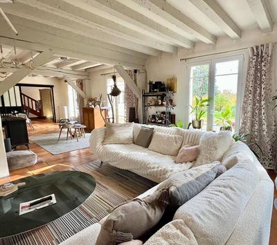 Maison - 300 m² - 8 pièces