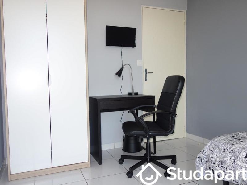 Chambre - 11 m² - 1 pièce