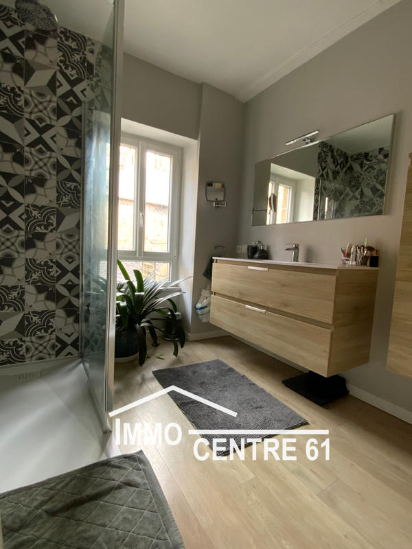 Maison - 180 m² - 5 pièces