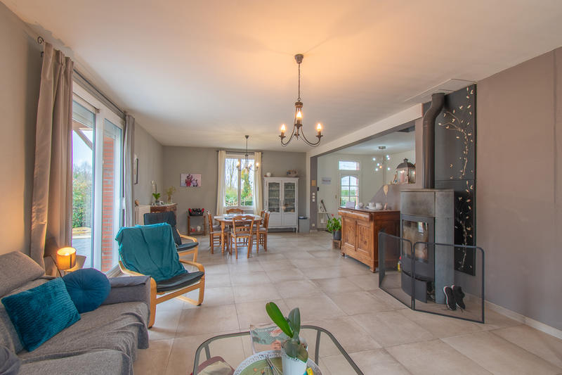 Maison - 281 m² - 10 pièces