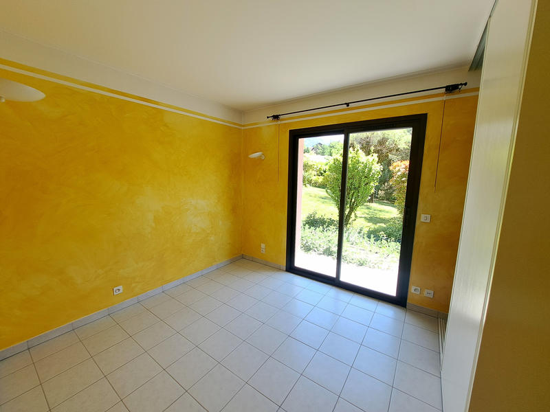 Maison - 202 m² - 5 pièces