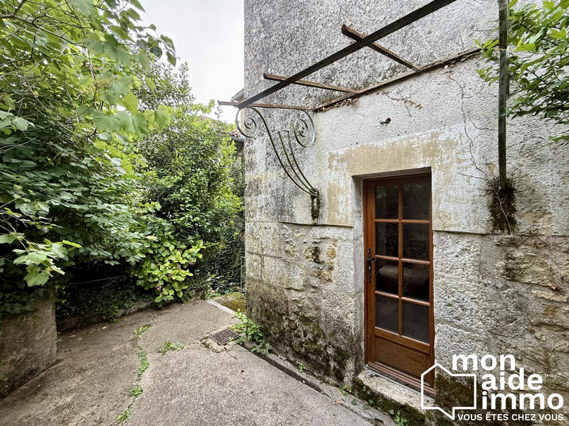 Maison - 300 m² - 12 pièces