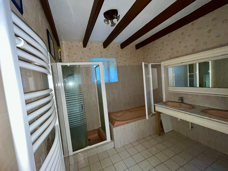 Maison - 160 m² - 8 pièces