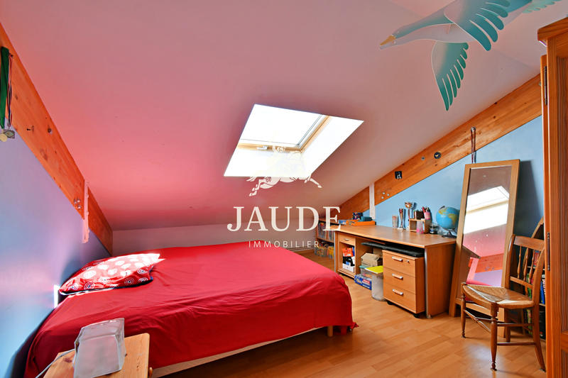 Maison - 221 m² - 10 pièces