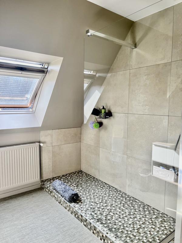 Maison traditionnelle - 221 m² - 7 pièces