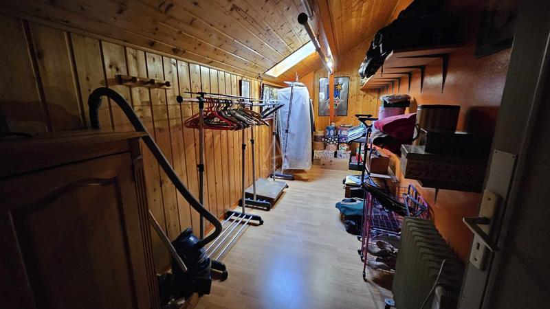 Maison - 255 m² - 8 pièces