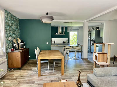 Maison - 192 m² - 10 pièces