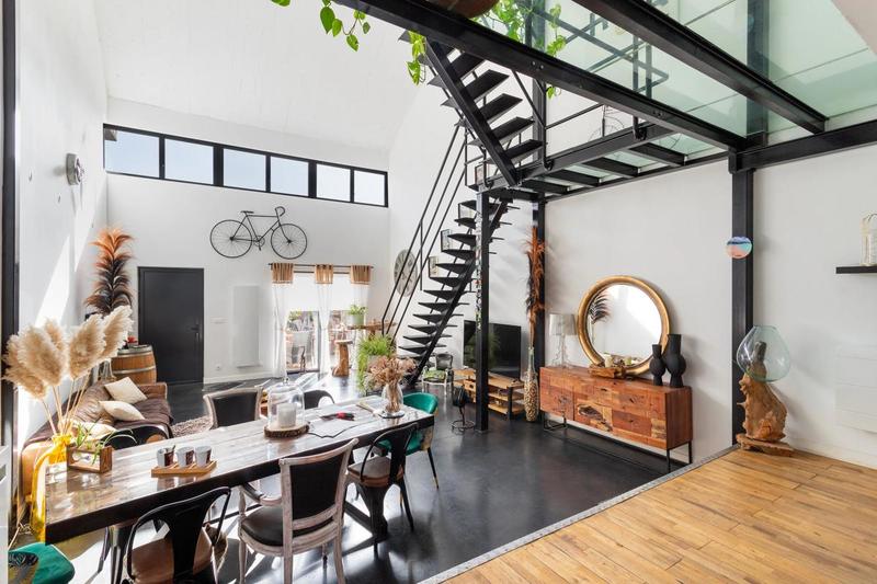 Loft - 154 m² - 4 pièces