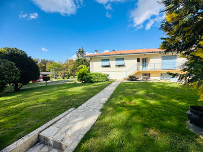 Maison - 169 m² - 8 pièces