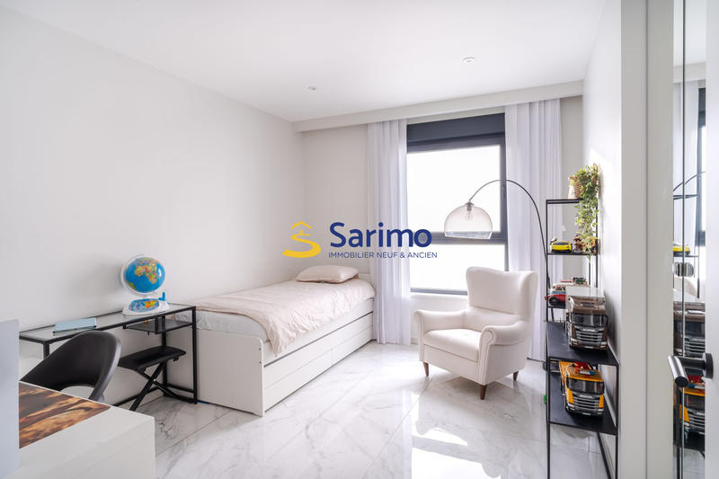 Maison contemporaine - 250 m² - 7 pièces