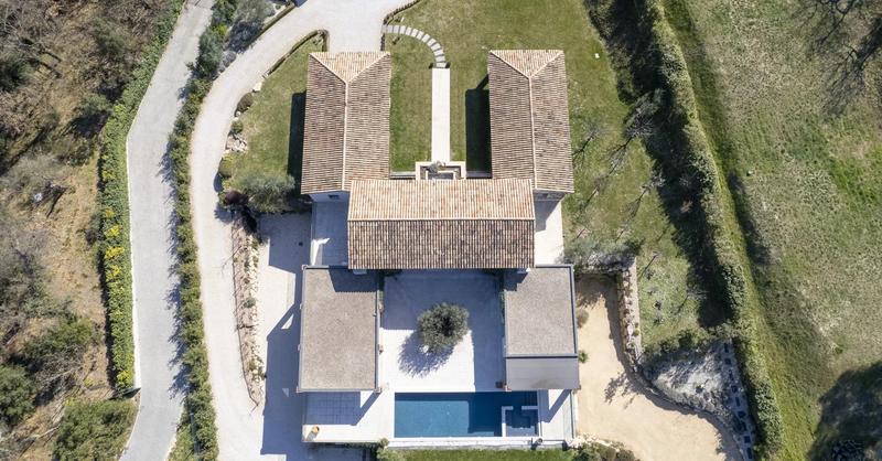 Villa - 460 m² - 8 pièces