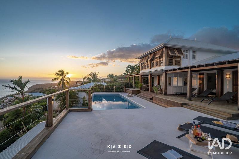 Maison - 200 m² - 7 pièces