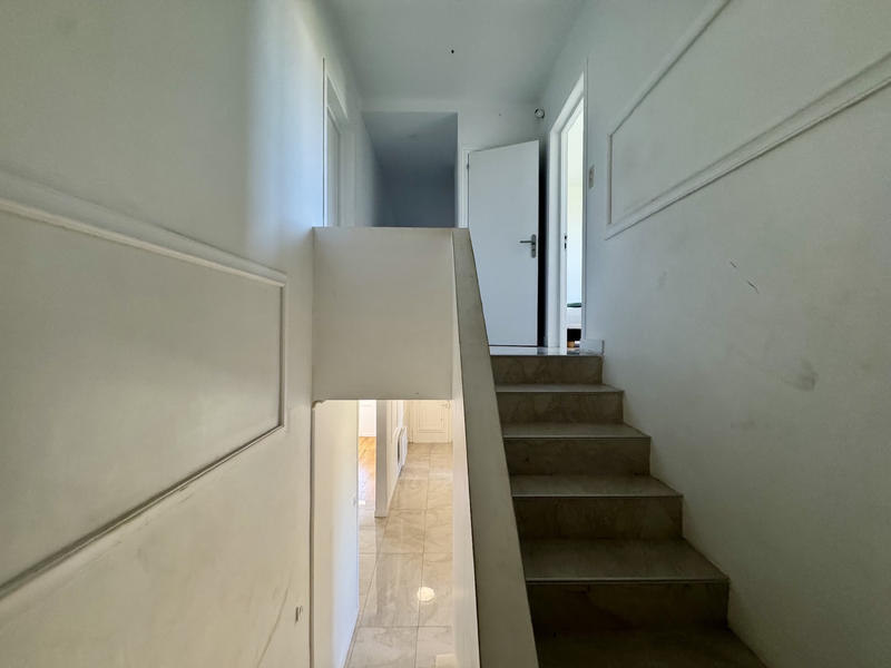 Maison - 180 m² - 6 pièces