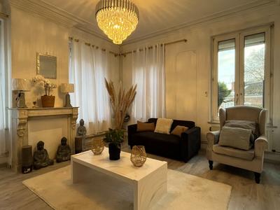 Maison - 252 m² - 13 pièces