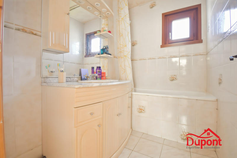 Maison traditionnelle - 109 m² - 7 pièces