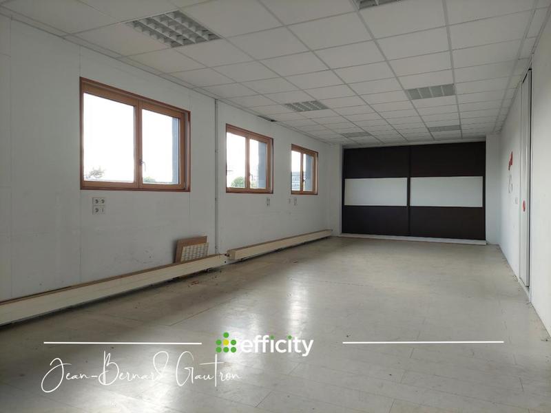 Local d'activité / Entrepôt - 549 m² - 6 pièces