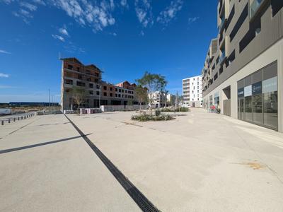 Local commercial - 301 m²